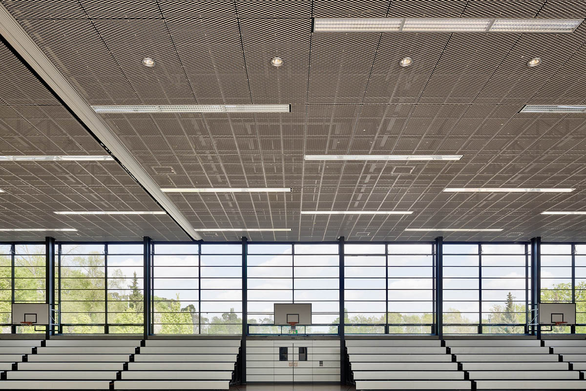 Expanded aluminum mesh ceiling
